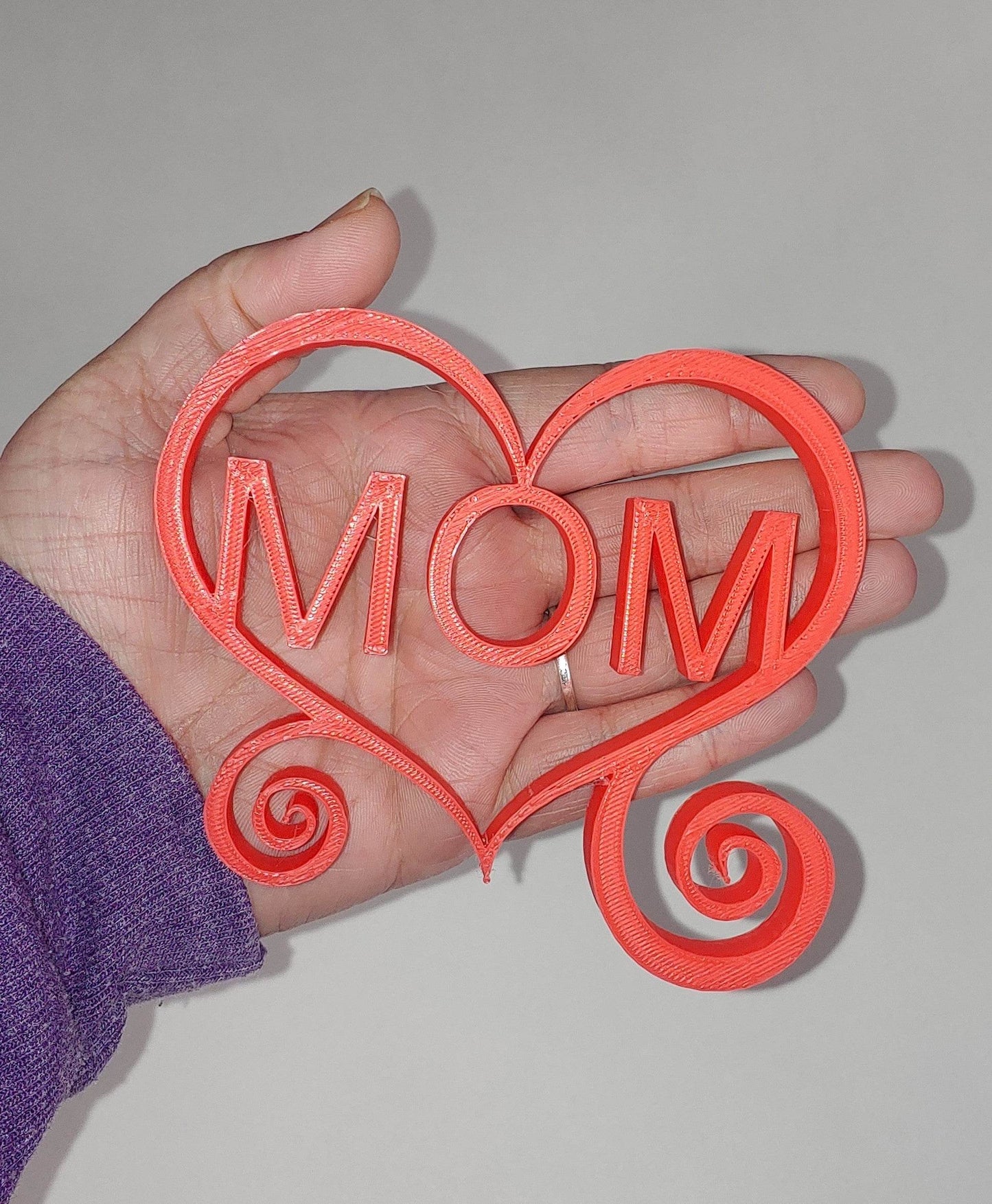 Beautiful 3D printed MOM in heart sign, Multiple Color Options Available - Vegas Custom Creations